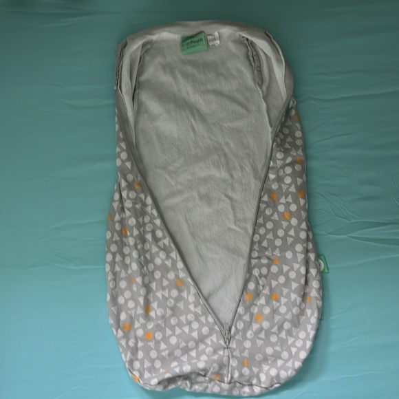 Lot Ergo Pouch Cocoon Swaddles with option to transition to arms out! 1.0 tog - Picture 4 of 9